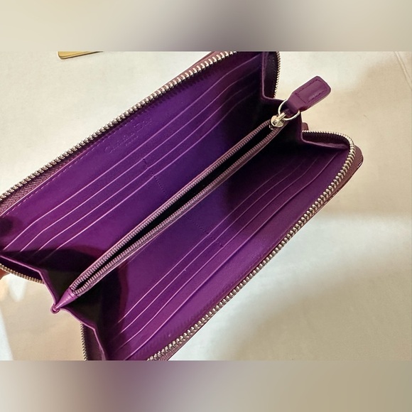 Authentic Dior Patent Trotter Long Zip Wallet on chain - Picture 7 of 10